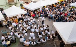 Alcanar celebra un Sant Jordi molt participatiu i ple de literatura local